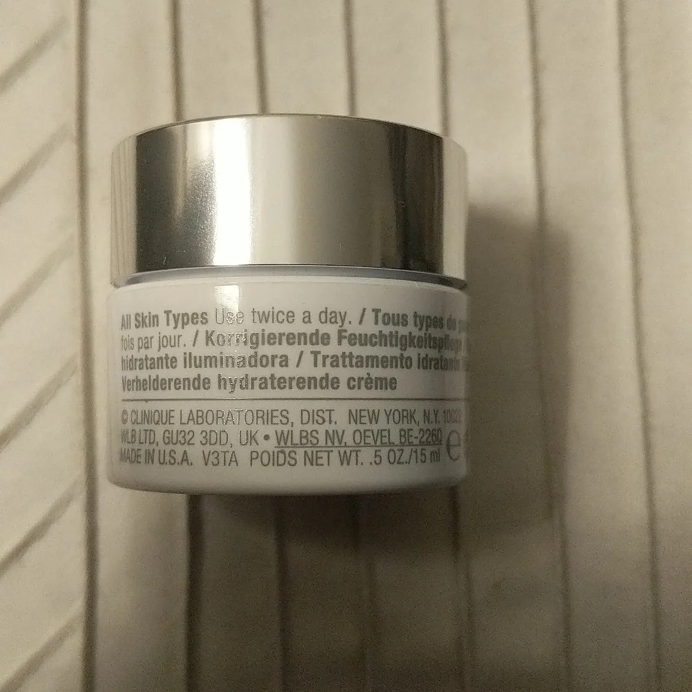 NWT Brightening Moisturizer
